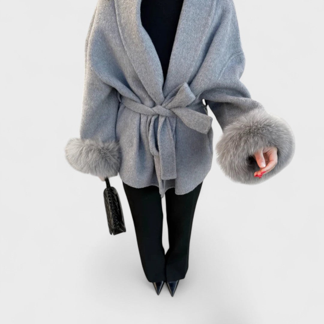 Woolcat – Elegant Wool Coat with Faux Fur Trim