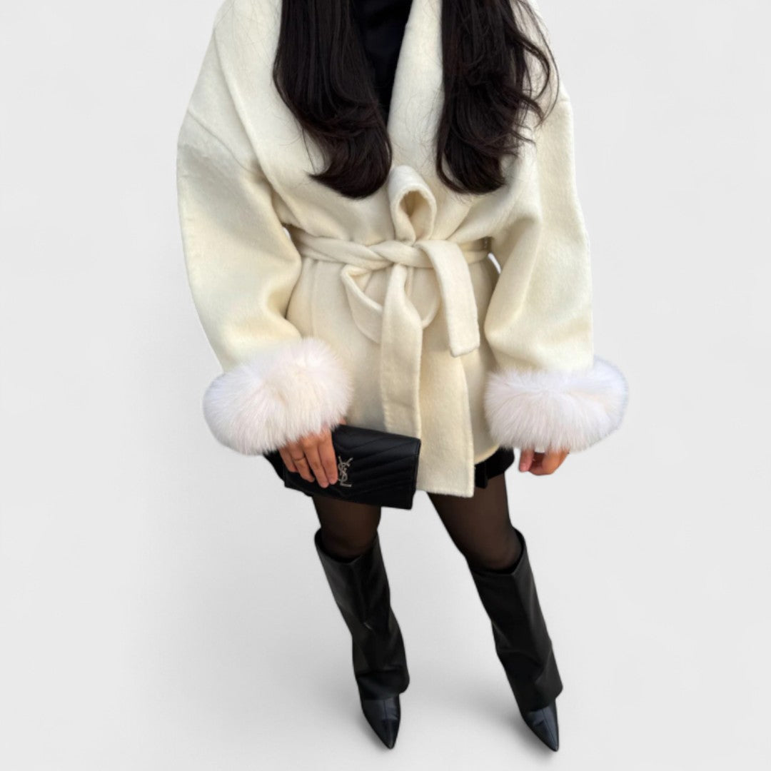 Woolcat – Elegant Wool Coat with Faux Fur Trim