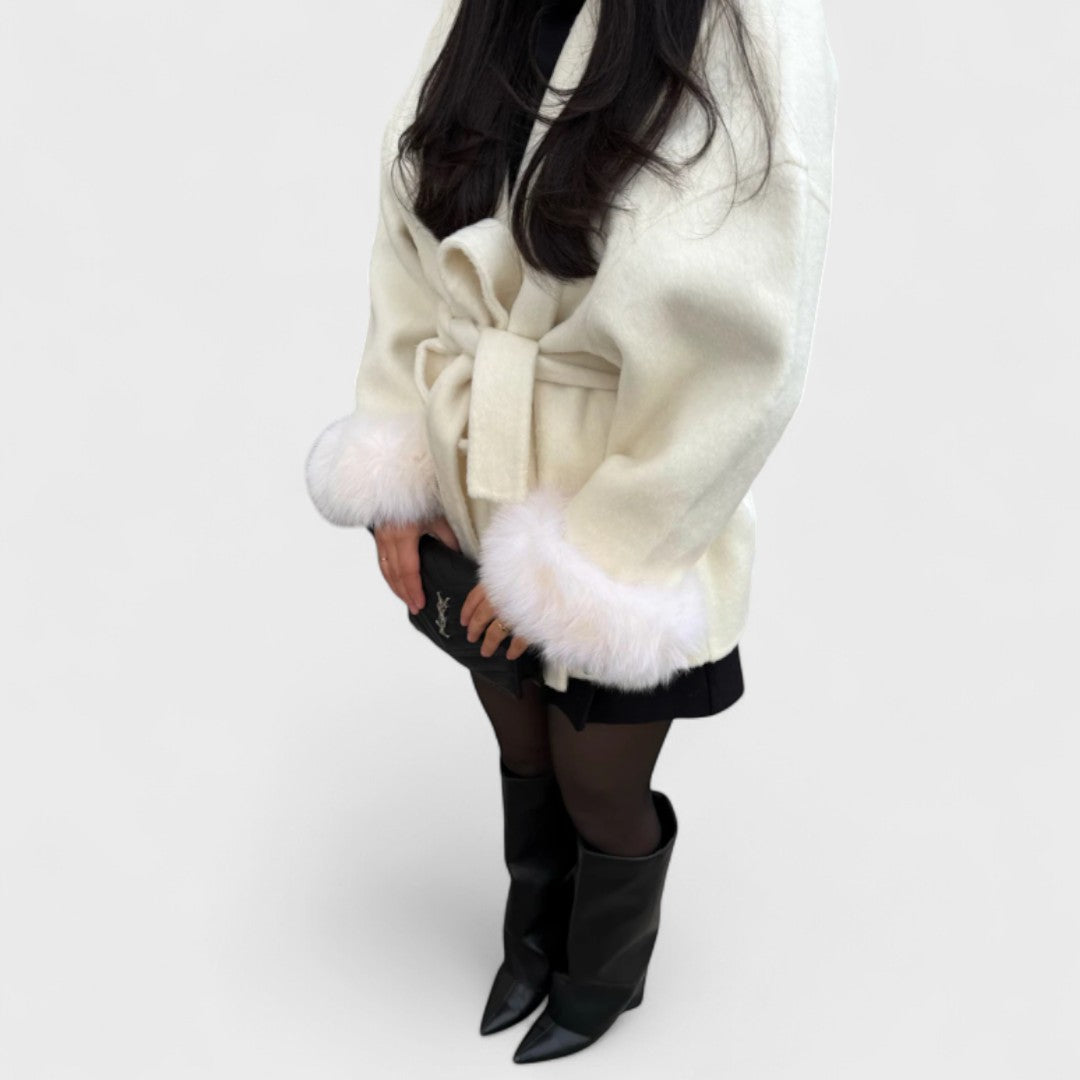 Woolcat – Elegant Wool Coat with Faux Fur Trim