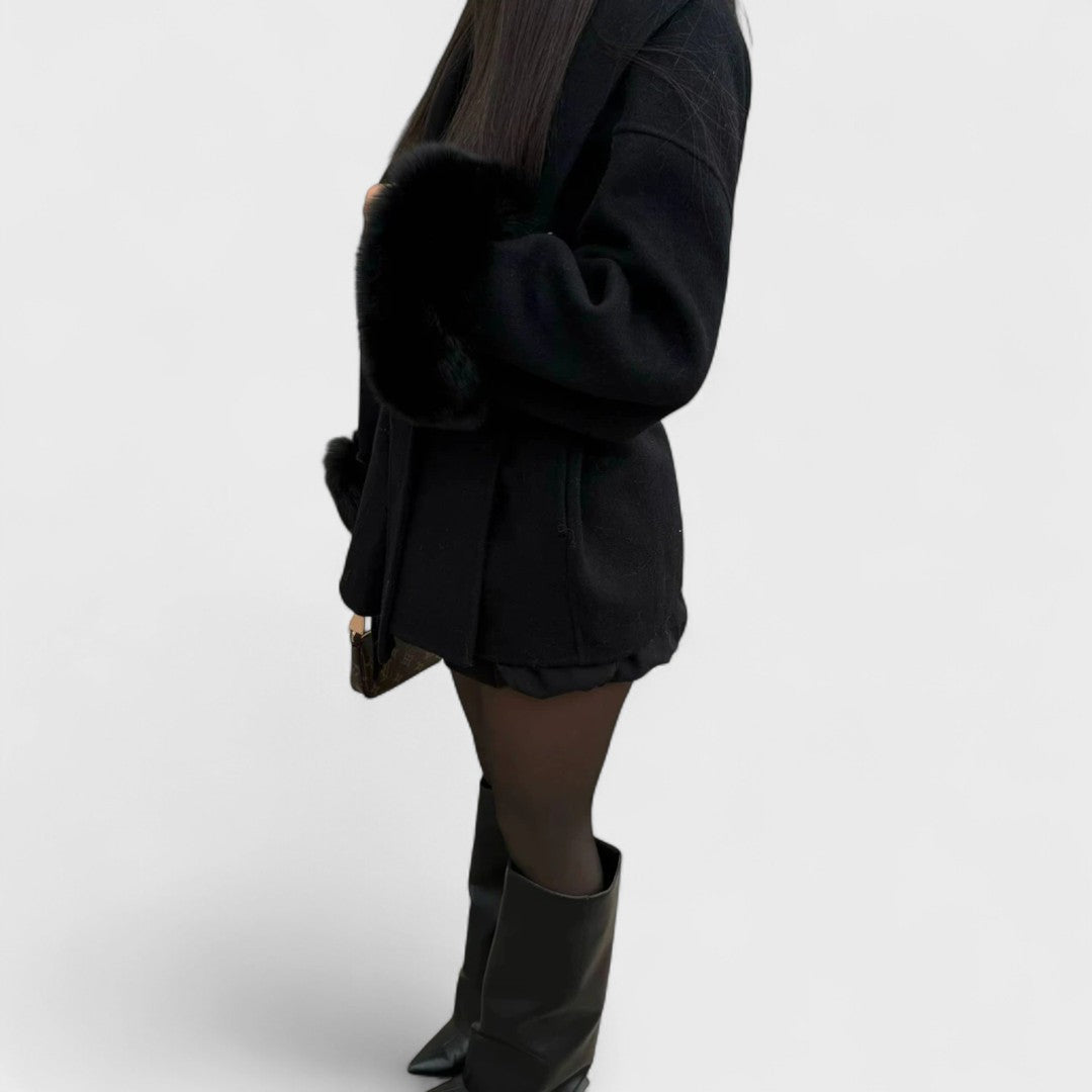 Woolcat – Elegant Wool Coat with Faux Fur Trim